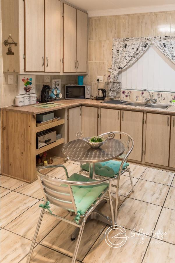 Gabbys Cottage Guesthouse 블룸폰테인 외부 사진