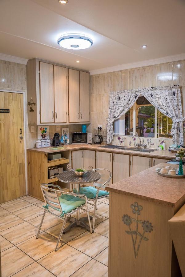 Gabbys Cottage Guesthouse 블룸폰테인 외부 사진